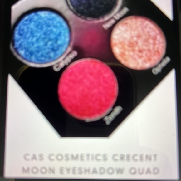 CAS Crescent moon eyeshadow quad - Picture 2 of 6